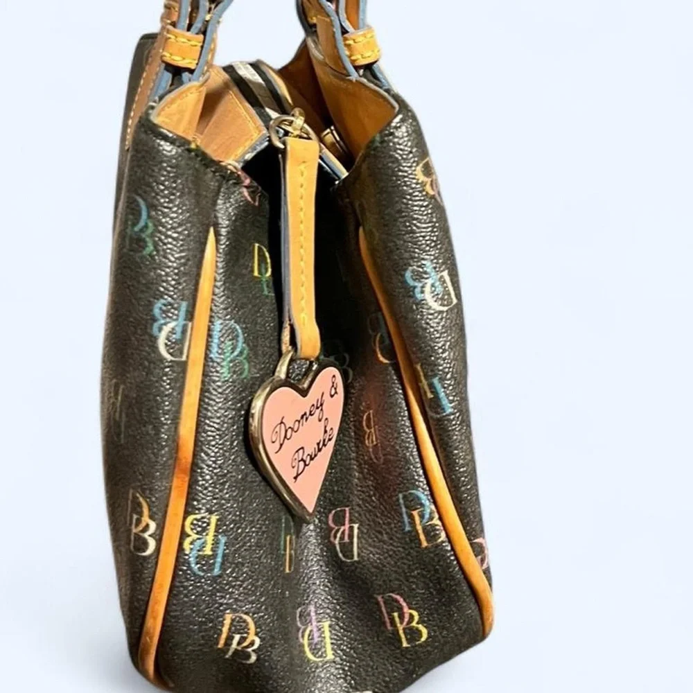 Dooney & Bourke - Picture 6 of 7